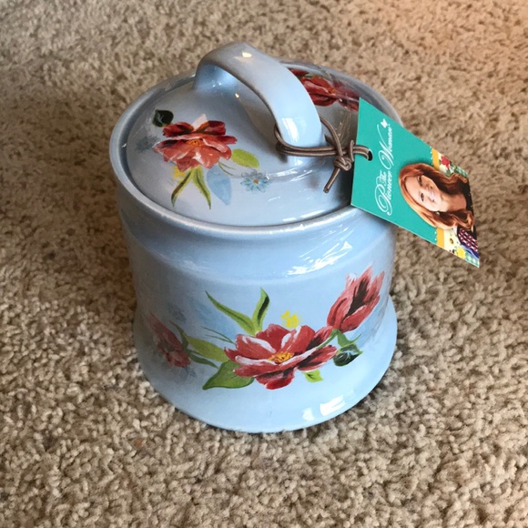 The Pioneer Woman Kitchen The Pioneer Woman Garlic Keeper Spring Bouquet Poshmark